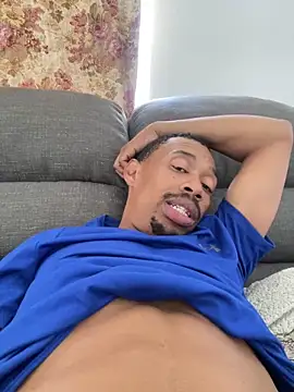 Snapshot of fitsexyman chatting on 12-19-25, 01:07 fitsexyman online show from 12-19-25, 01:07