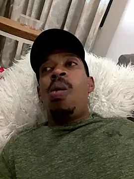 Snapshot of fitsexyman chatting on 01-08-26, 07:38 fitsexyman online show from 01-08-26, 07:38