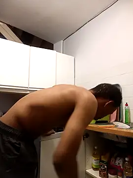 Snapshot of fitsexyman chatting on 01-11-26, 08:47 fitsexyman online show from 01-11-26, 08:47