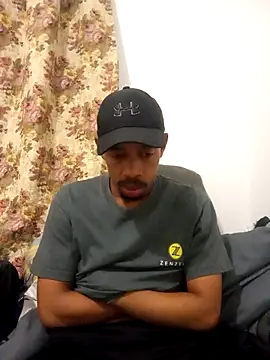 Snapshot of fitsexyman chatting on 01-15-26, 12:04 fitsexyman online show from 01-15-26, 12:04