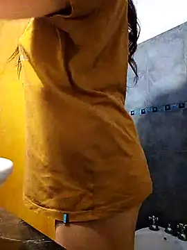 Snapshot of isabella931054 chatting on 11-08-25, 11:21 isabella931054 online show from 11-08-25, 11:21