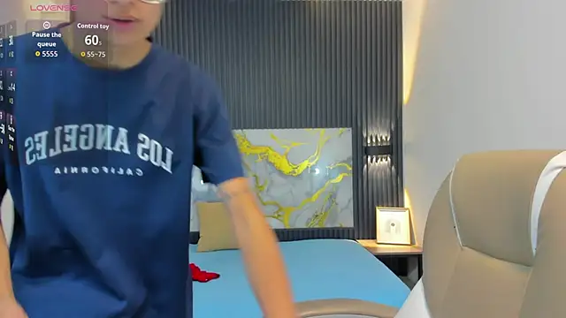 SantiagoRusso18 online show from 10-26-25, 12:44