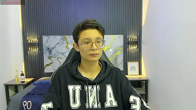 SantiagoRusso18 online show from 02-01-26, 07:34