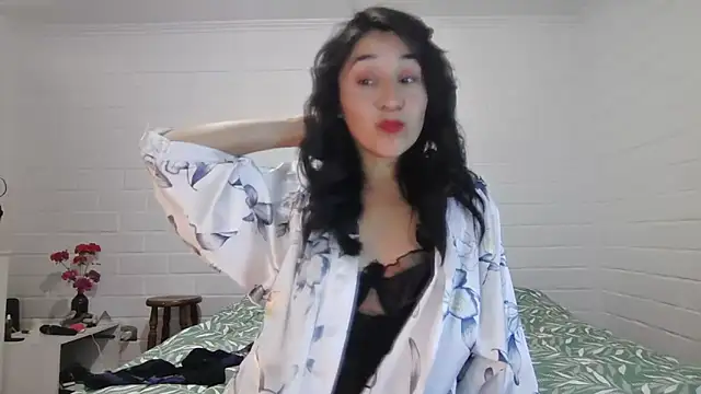 Snapshot of KalosGyne chatting on 05-25-26, 10:16 KalosGyne online show from 05-25-26, 10:16