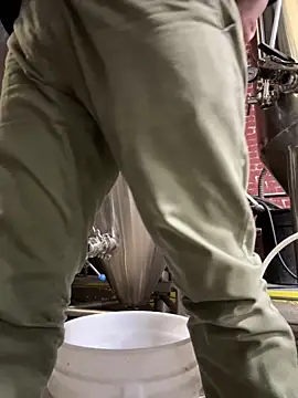 Snapshot of crashnasty chatting on 02-11-26, 05:40 crashnasty online show from 02-11-26, 05:40