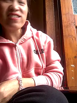 tuyetnhi-00 online show from 09-25-25, 03:43