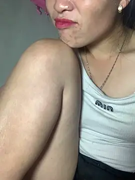 tuyetnhi-00 online show from 10-08-25, 04:37