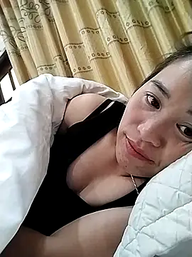 tuyetnhi-00 online show from 11-02-25, 04:15