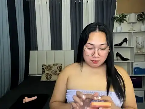 TsUncutKaren online show from 02-21-26, 04:52