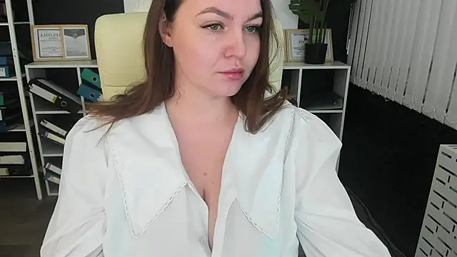  feel me  online show from 11-17-25, 01:44