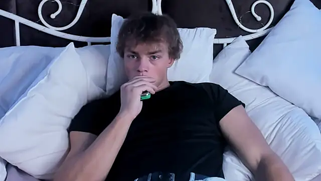 Snapshot of ChaseMuscular chatting on 09-28-25, 10:31 ChaseMuscular online show from 09-28-25, 10:31