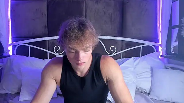 Snapshot of ChaseMuscular chatting on 10-05-25, 03:43 ChaseMuscular online show from 10-05-25, 03:43