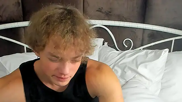 Snapshot of ChaseMuscular chatting on 10-14-25, 03:24 ChaseMuscular online show from 10-14-25, 03:24