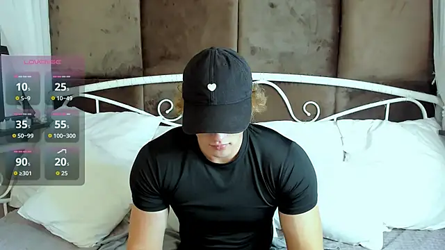 Snapshot of ChaseMuscular chatting on 11-27-25, 11:01 ChaseMuscular online show from 11-27-25, 11:01