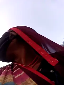 Snapshot of Jan_643 chatting on 10-04-25, 12:52 Jan 643 online show from 10-04-25, 12:52