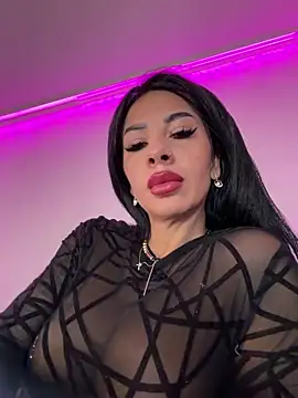 Snapshot of RileyNox chatting on 03-18-26, 05:32 RileyNox online show from 03-18-26, 05:32