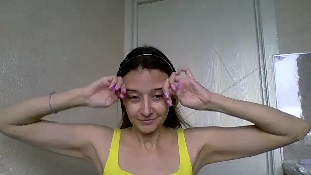 Avenique online show from 10-13-25, 12:16