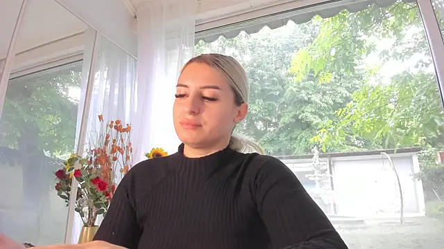 Ella Vee online show from 05-22-26, 05:36