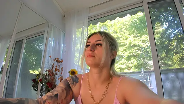 Ella Vee online show from 05-25-26, 05:46