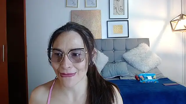  naomi s online show from 09-17-25, 01:46