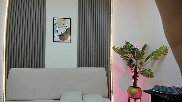 Snapshot of catalovex chatting on 10-03-25, 07:55 catalovex online show from 10-03-25, 07:55