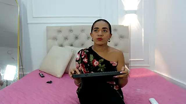 charlotte dante212 online show from 11-03-25, 03:30