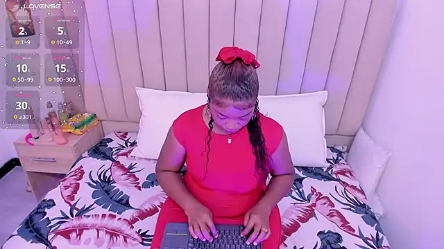 Snapshot of Afrodita_de_amor chatting on 10-08-25, 11:41 Afrodita de amor online show from 10-08-25, 11:41