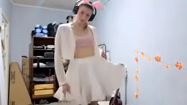 CutieAnny online show from 10-13-25, 04:29