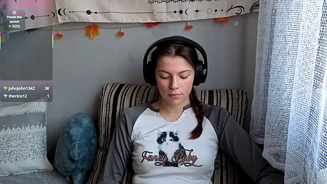 CutieAnny online show from 11-24-25, 04:45