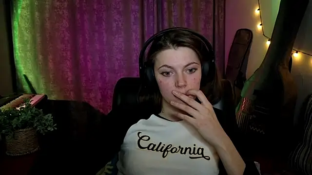 CutieAnny online show from 03-02-26, 08:15