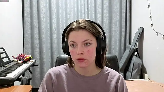 CutieAnny online show from 04-20-26, 08:10