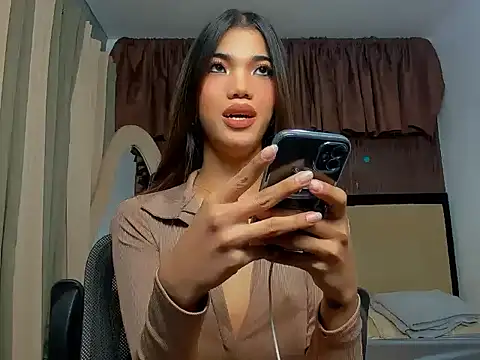 Snapshot of CassieSommereux chatting on 01-15-26, 02:32 CassieSommereux online show from 01-15-26, 02:32