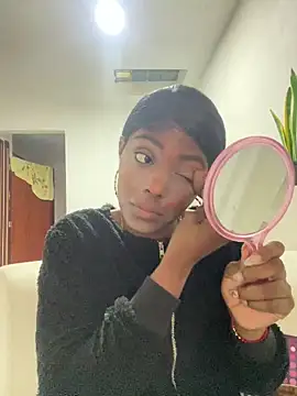 Snapshot of zaracollins01 chatting on 09-20-25, 03:13 zaracollins01 online show from 09-20-25, 03:13