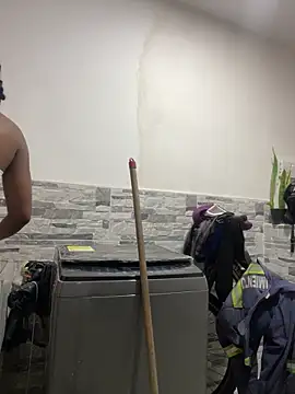 Snapshot of zaracollins01 chatting on 09-28-25, 05:40 zaracollins01 online show from 09-28-25, 05:40