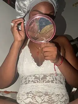 Snapshot of zaracollins01 chatting on 11-08-25, 06:51 zaracollins01 online show from 11-08-25, 06:51