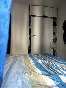 Snapshot of zaracollins01 chatting on 01-11-26, 06:35 zaracollins01 online show from 01-11-26, 06:35