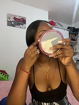 Snapshot of zaracollins01 chatting on 02-19-26, 11:01 zaracollins01 online show from 02-19-26, 11:01