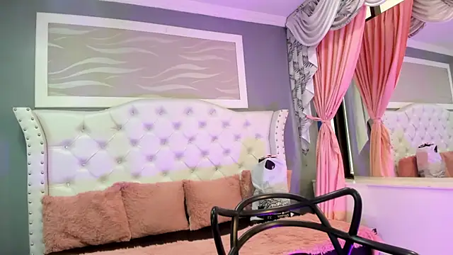 Snapshot of _camila_ortiz chatting on 09-16-25, 07:37  camila ortiz online show from 09-16-25, 07:37