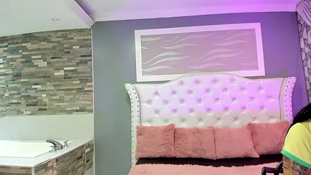 Snapshot of _camila_ortiz chatting on 10-09-25, 08:18  camila ortiz online show from 10-09-25, 08:18