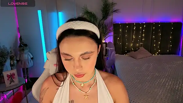 Snapshot of Leri_Star chatting on 05-18-26, 01:28 Leri Star online show from 05-18-26, 01:28