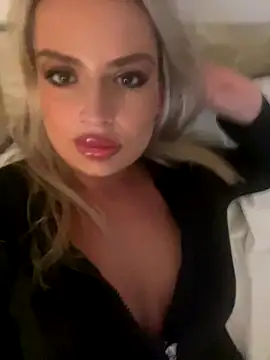Seductive-SkyeXXX online show from 10-15-25, 06:52