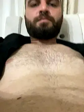 Snapshot of banuemre28 chatting on 09-16-25, 05:36 banuemre28 online show from 09-16-25, 05:36