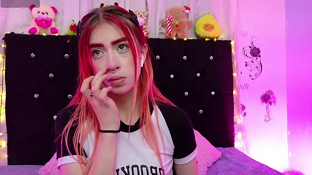 lizz bela1 online show from 11-17-25, 10:48