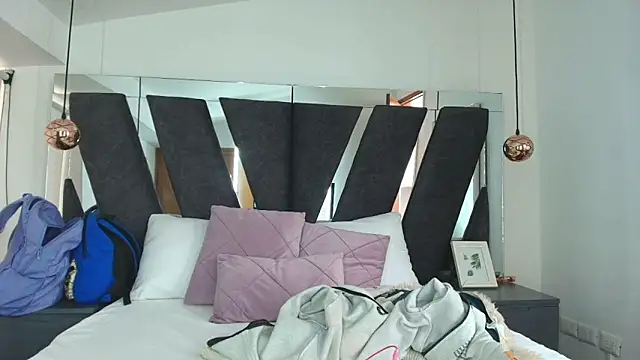 alaska  williams   online show from 11-23-25, 03:34