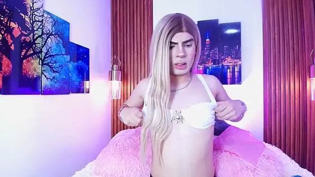 Snapshot of Emily_Vaughan chatting on 09-17-25, 03:30 Emily Vaughan online show from 09-17-25, 03:30