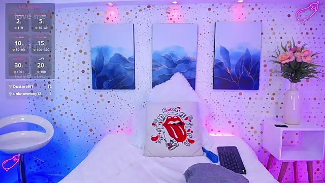 Snapshot of Emily_Vaughan chatting on 09-26-25, 03:32 Emily Vaughan online show from 09-26-25, 03:32