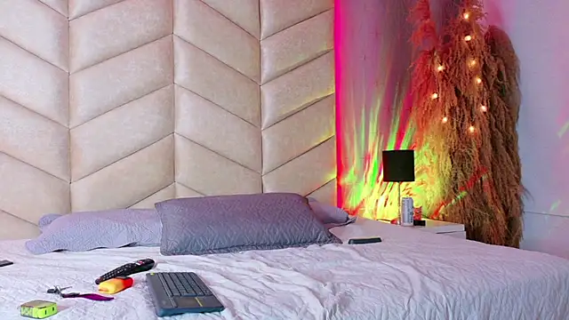 Snapshot of samiradoll chatting on 12-22-25, 03:14 samiradoll online show from 12-22-25, 03:14