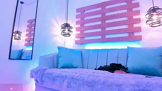 ArianaSantana online show from 09-24-25, 01:14