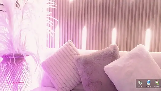 ArianaSantana online show from 11-13-25, 12:48