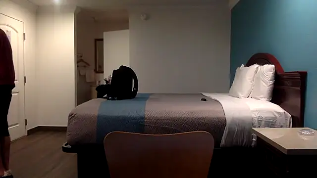 Snapshot of DrewTheTOP chatting on 09-21-25, 08:27 DrewTheTOP online show from 09-21-25, 08:27